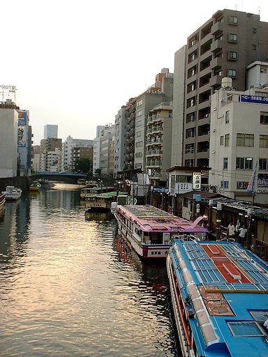 近所の橋で