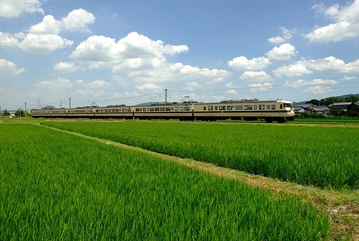 夏空と列車