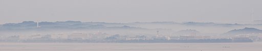 朝靄に浮かぶ街