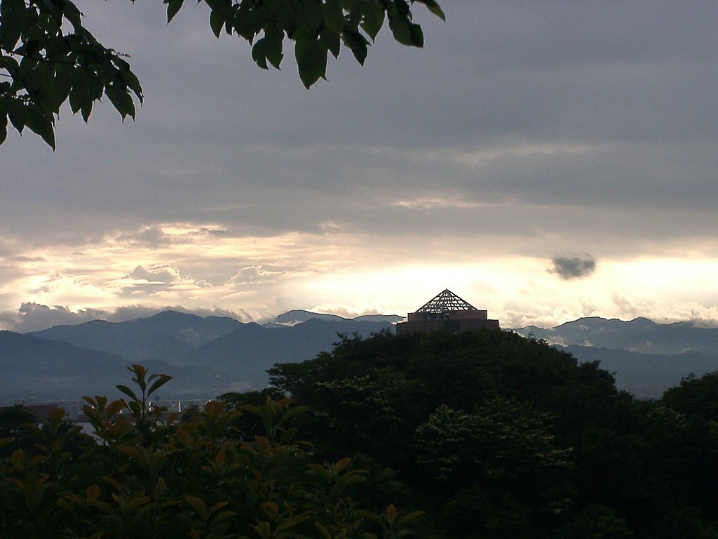 梅雨どきの夕暮れ-１