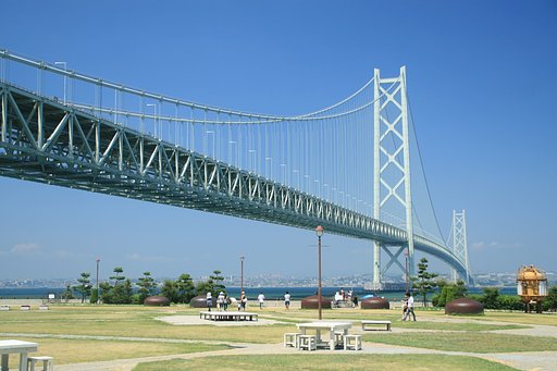[道]の駅「あわじ」から明石海峡大橋を望む