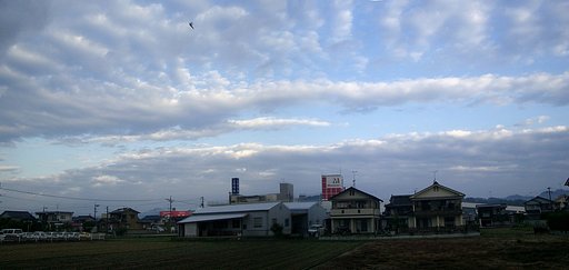 雲の多い朝