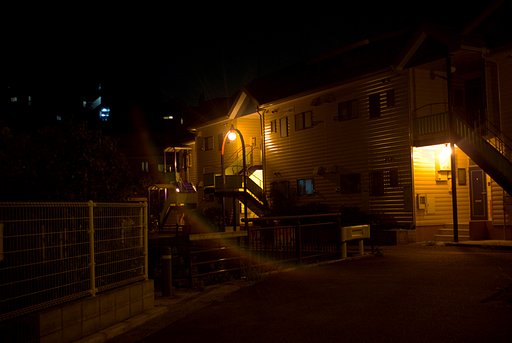 この町では夜虹が出ると・・・