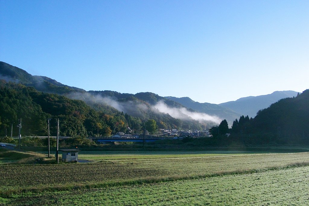 紅葉の長谷の朝方