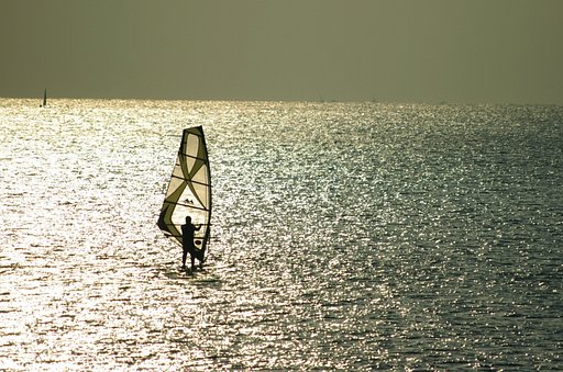 The Scattering of Evening Sun