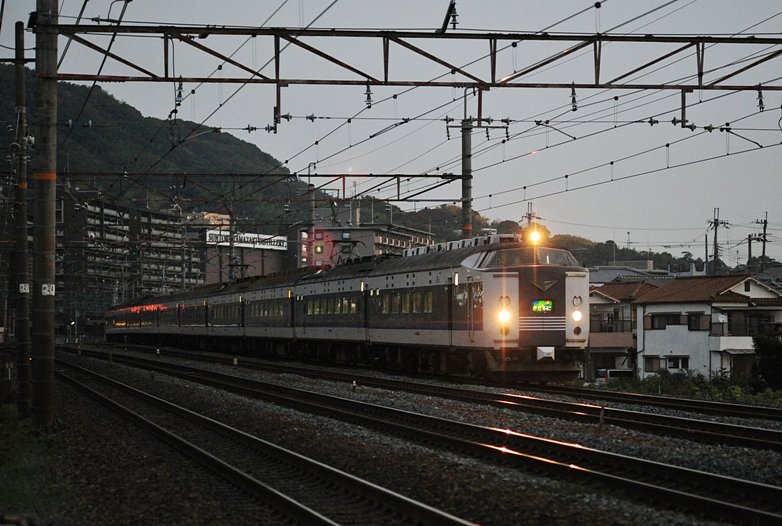 夜明けの急行列車