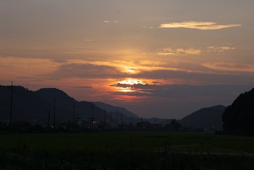 露出補正無し(の岩井方面の夕焼け