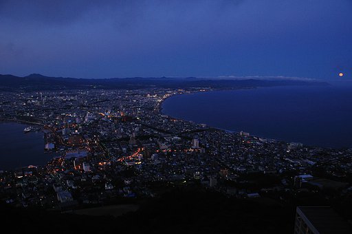 函館の夜景と満月