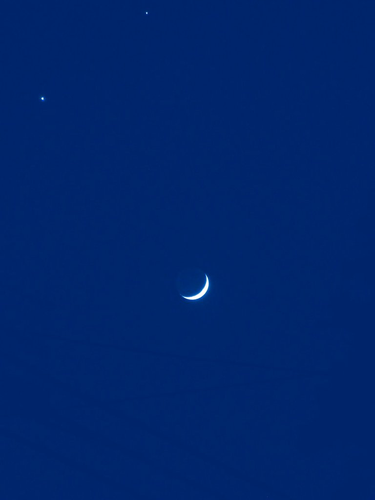 晩秋の月と星