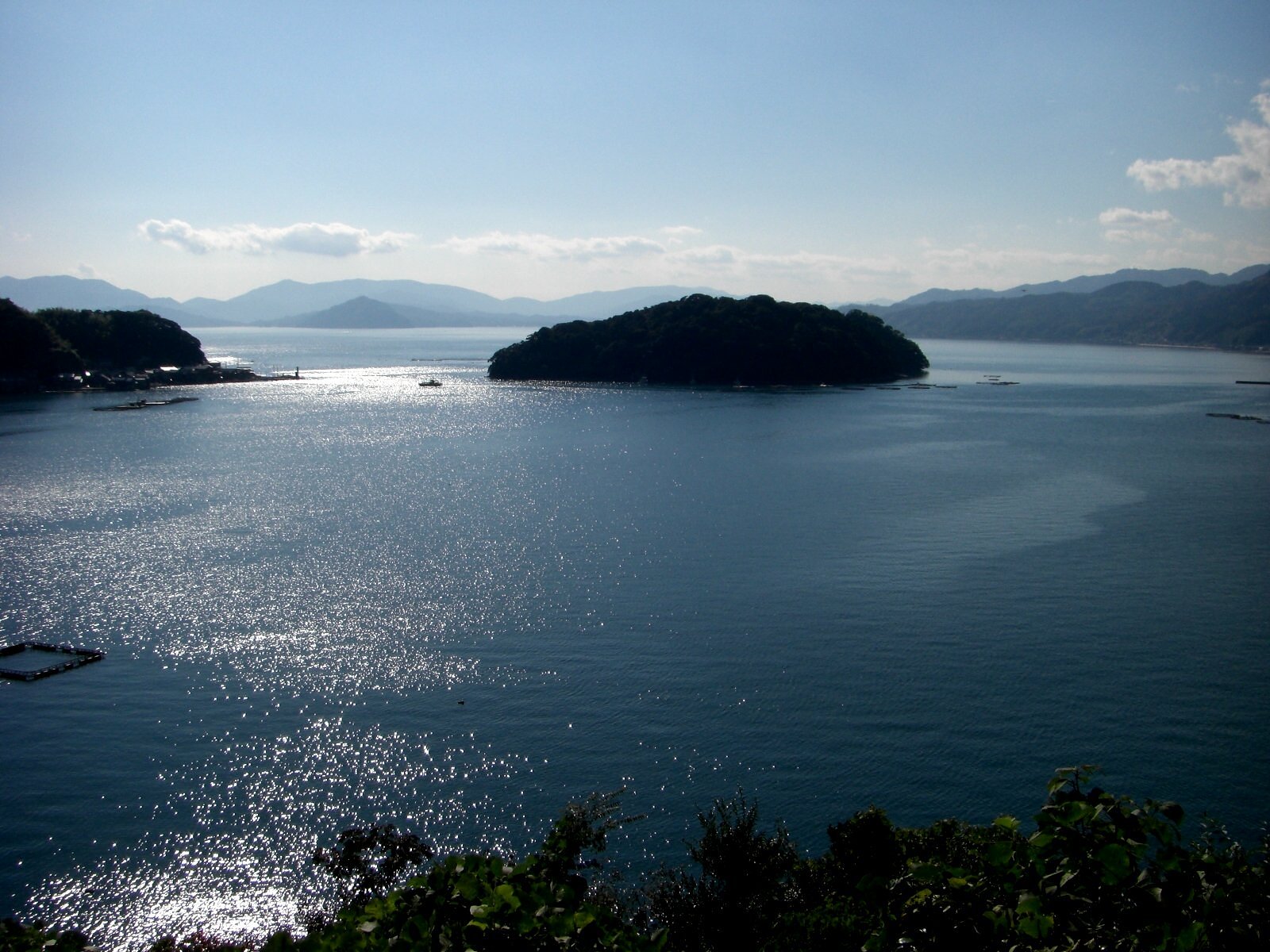 『伊根湾』真ん中の景色