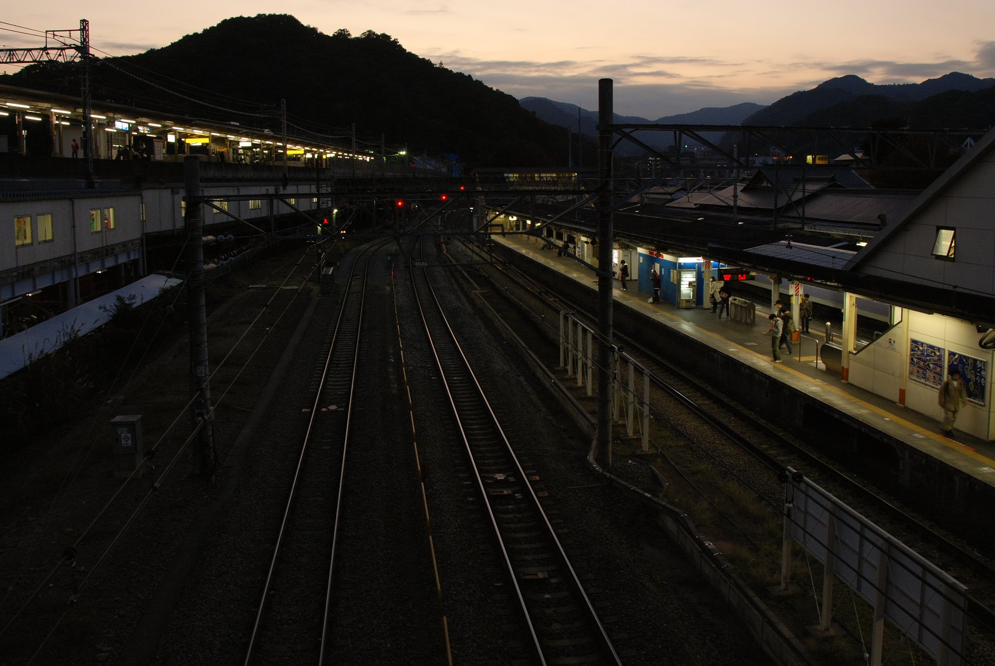 駅の夕暮れ