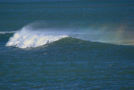飛沫に虹が・・