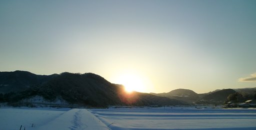 雲ひとつ無い-1度の今朝の日の出！