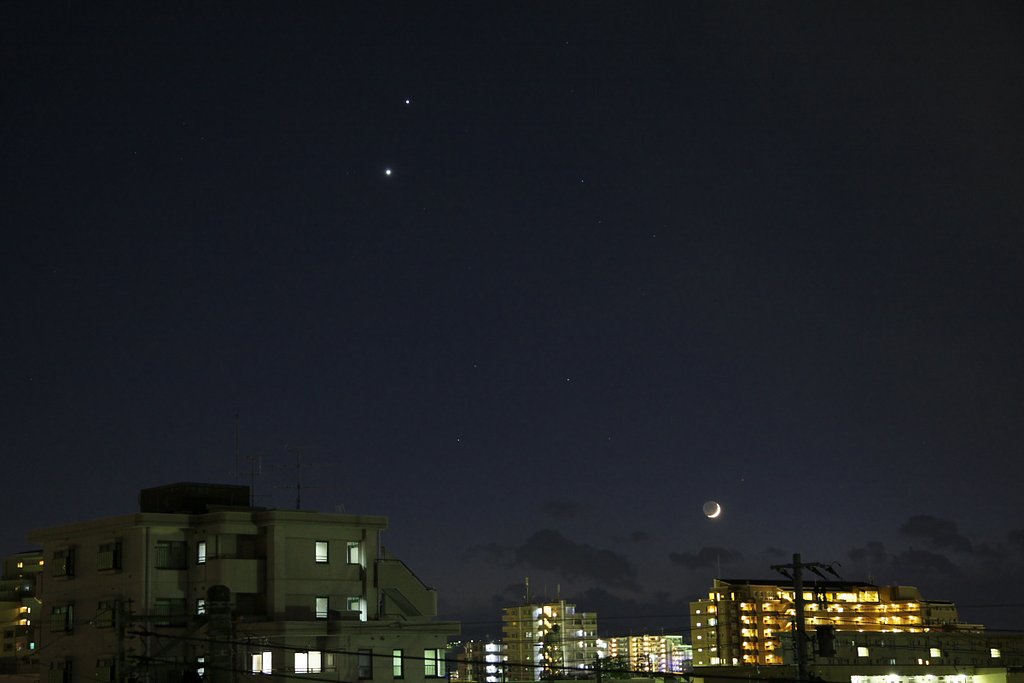 木星と金星と地球照