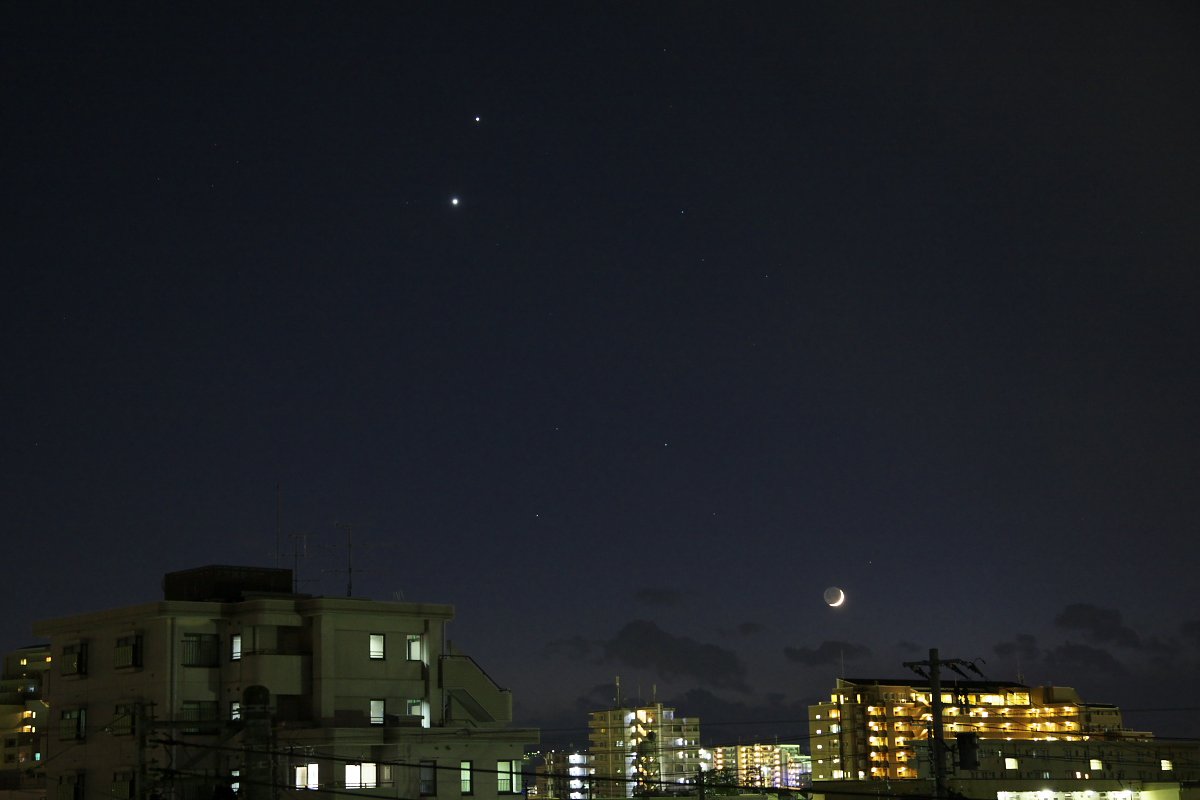 木星と金星と地球照