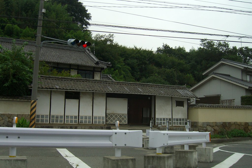 なまこ壁の門