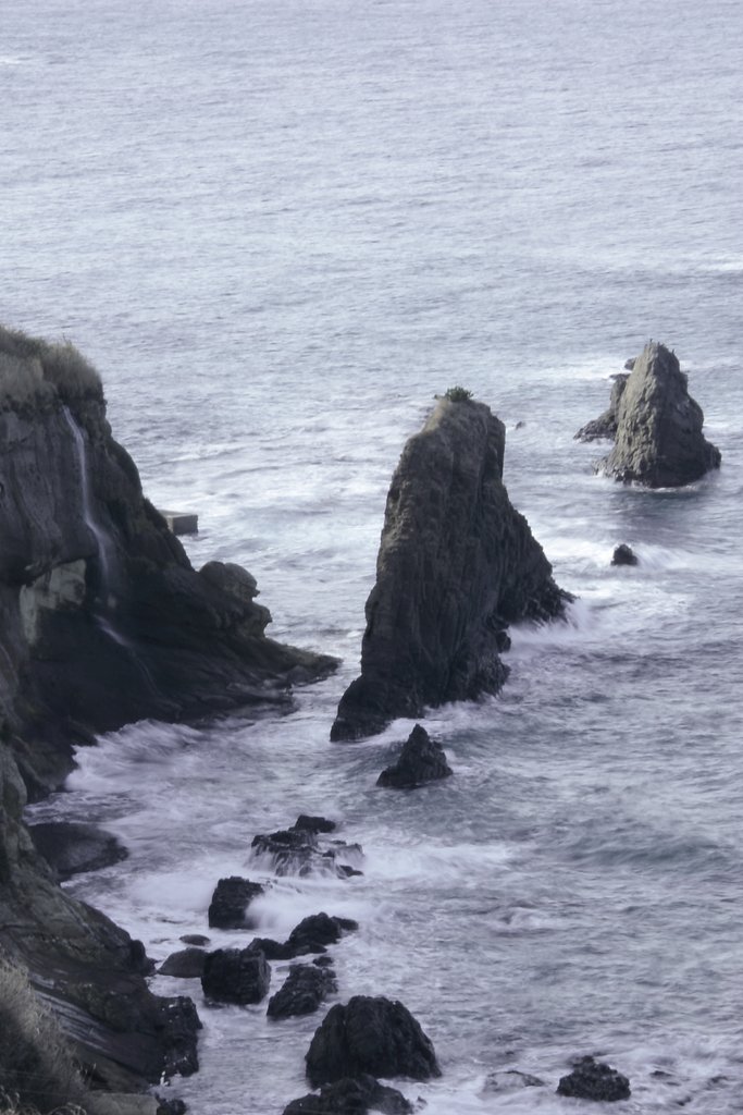 海に帰る（屏風岩の滝）