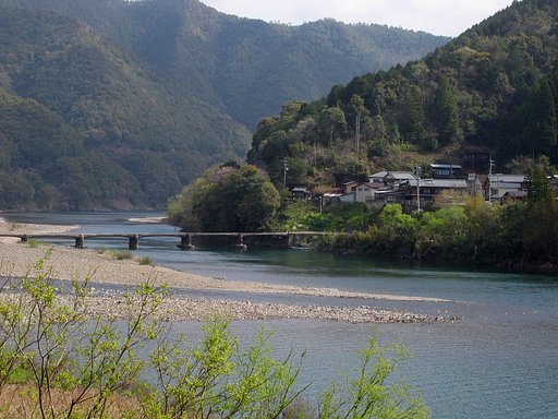 春の四万十川