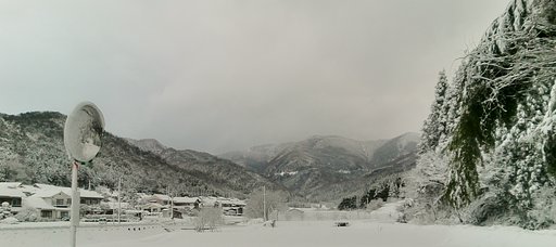 夕べ又積雪が