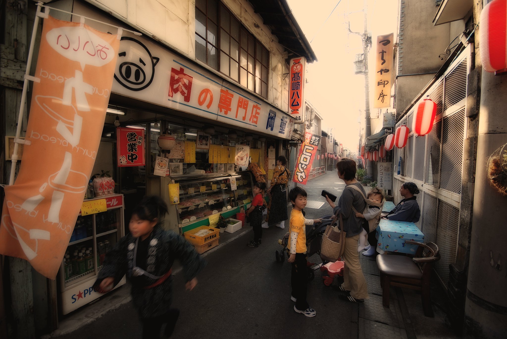 専 門 店