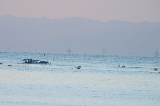 横浜の海