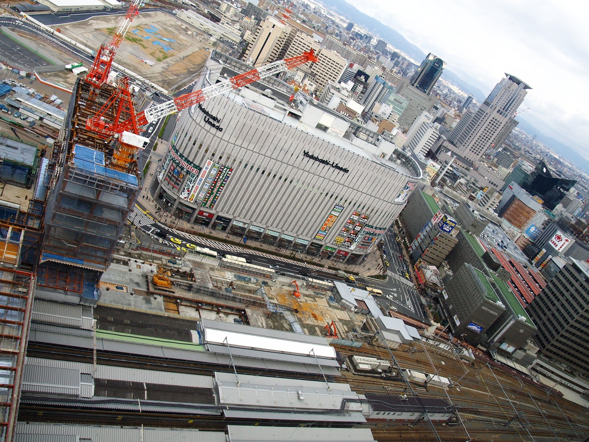 大阪駅　大丸２７階より2