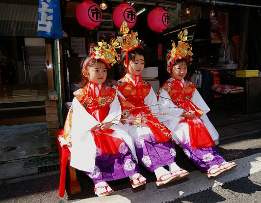 仲良し三人雛