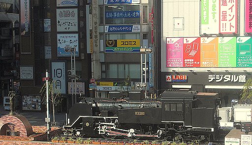 JR新橋駅SLのある風景
