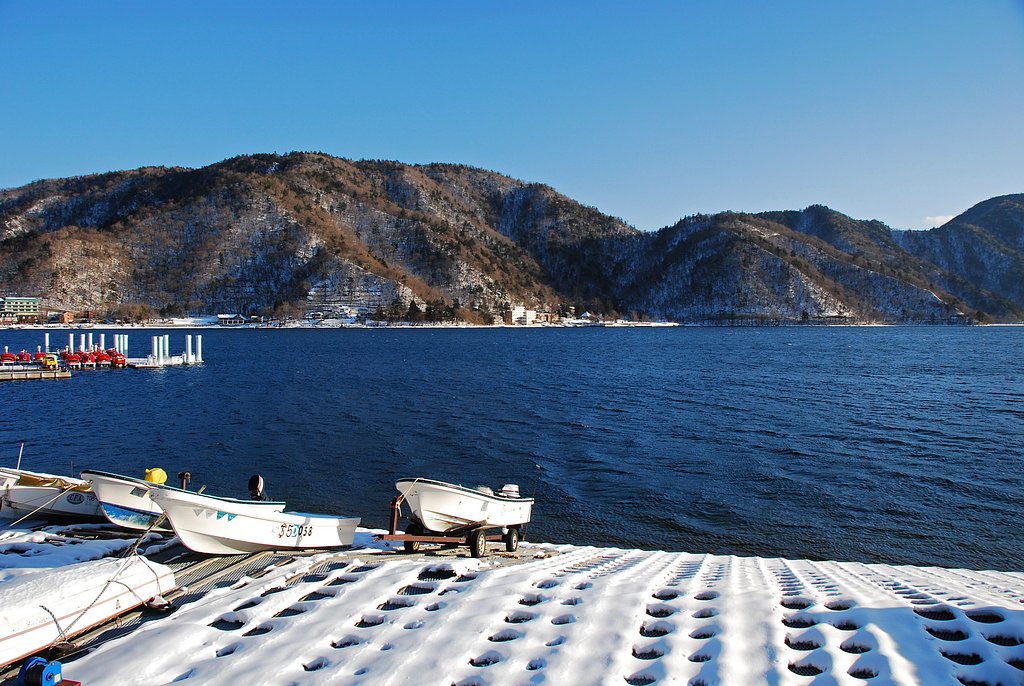 日光・中禅寺湖の雪景色