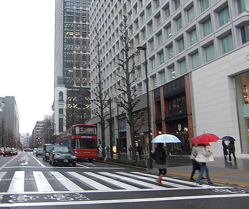 雨の日の２階建スカイバス