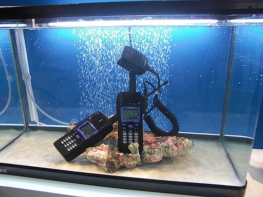 水の中のトランシーバ