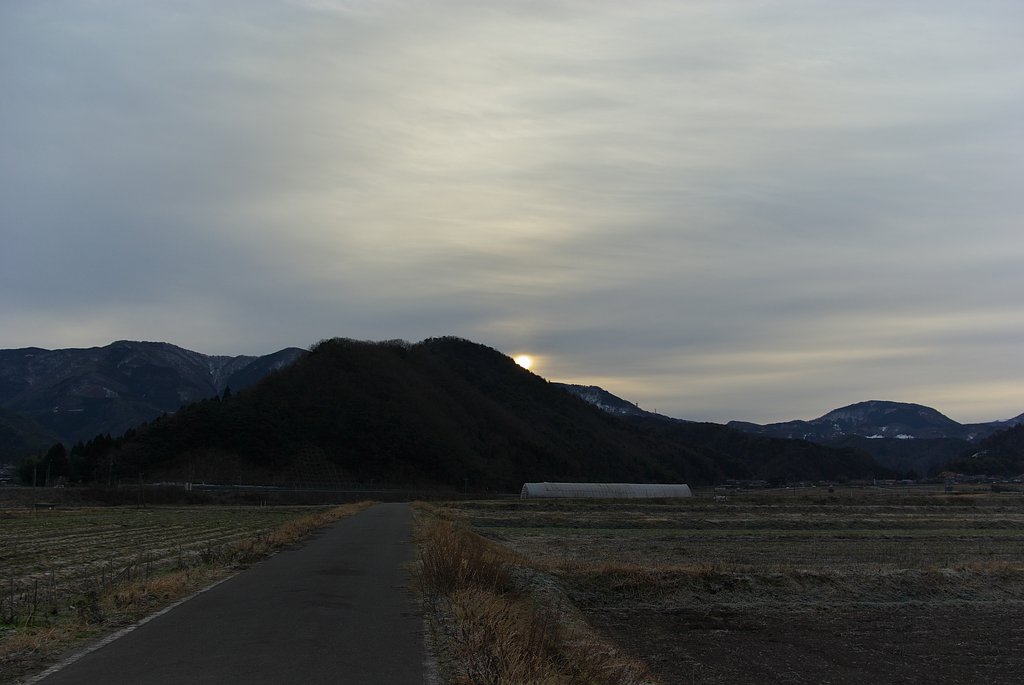 スジ雲の朝日の出