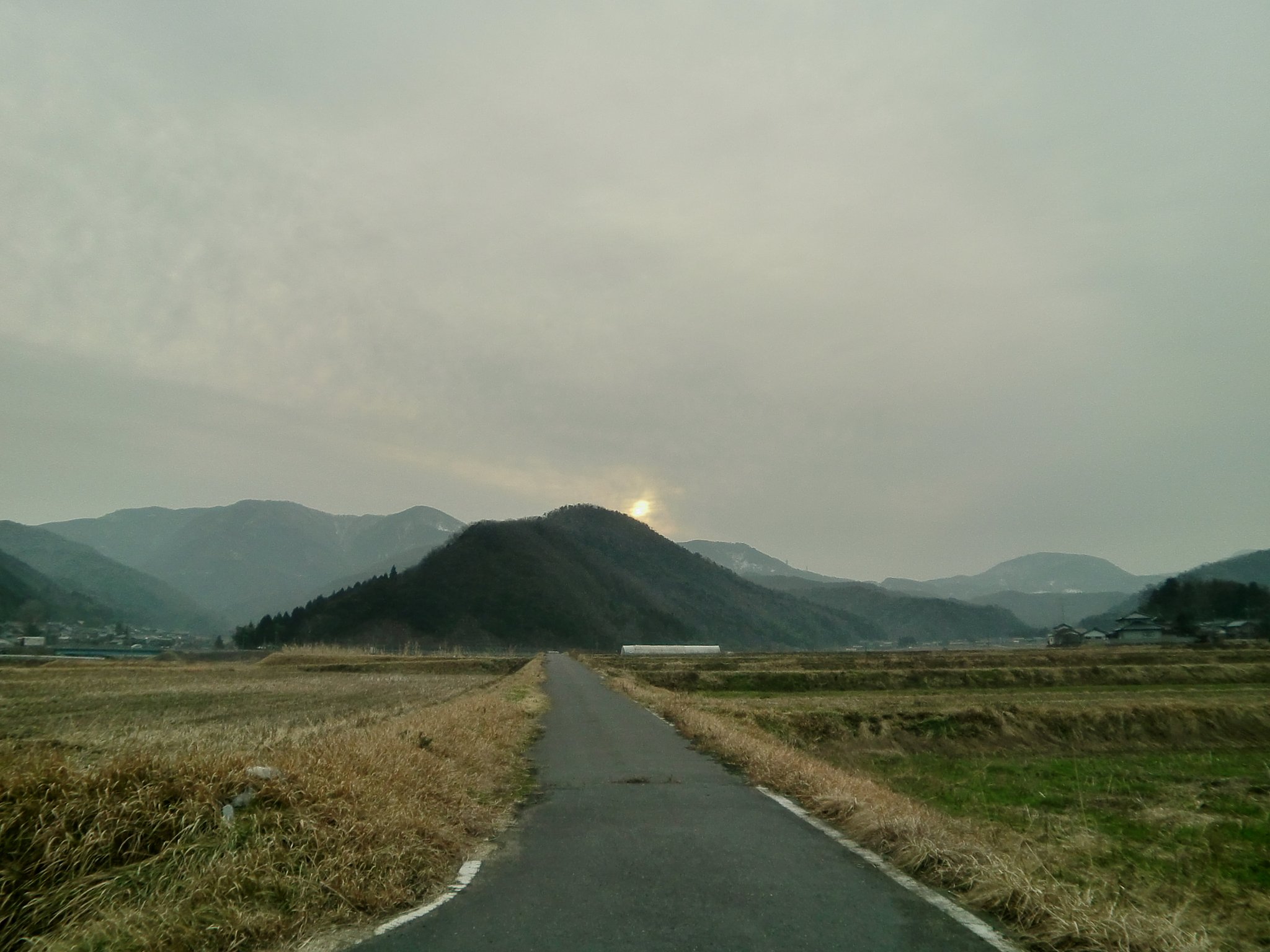 黄砂＋春一番の朝日の出！