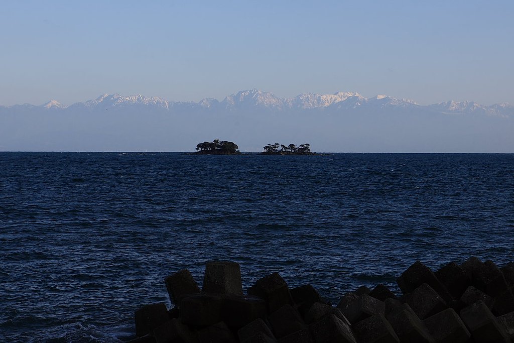 海に浮かぶ立山連邦