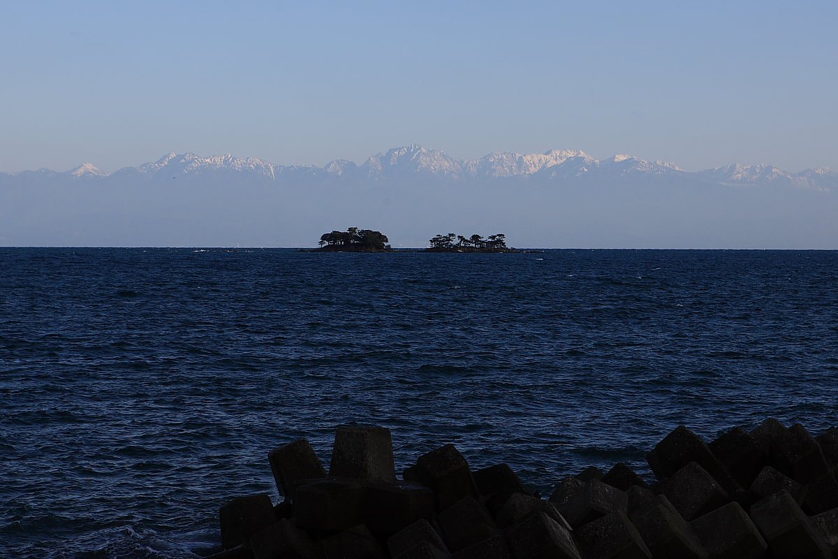 海に浮かぶ立山連邦