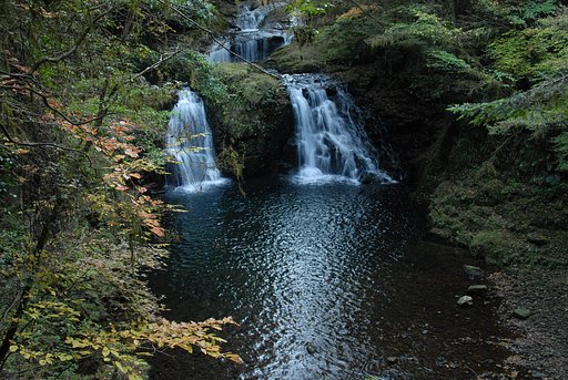 赤目の滝群の一つ