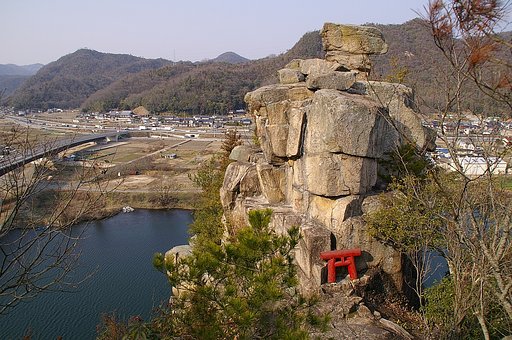 石畳神社