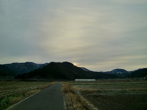 スジ雲の朝日の出