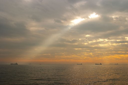 金沢八景の海