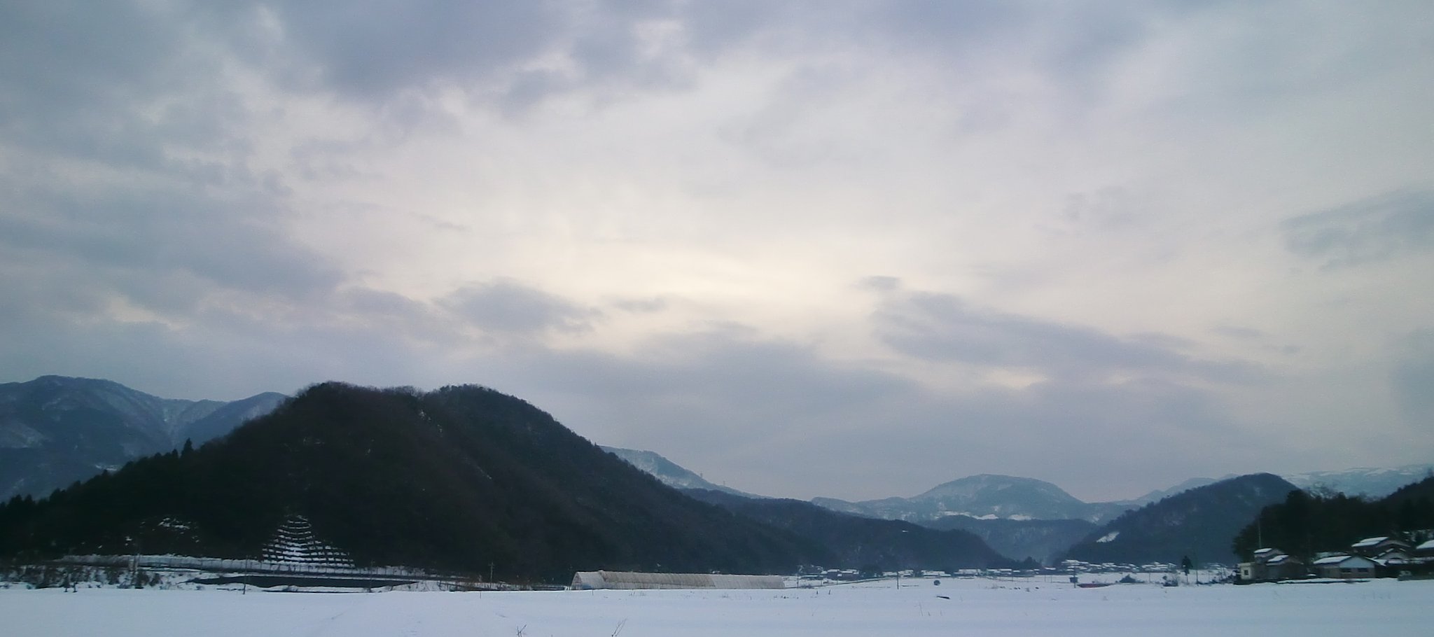 日の出の見られない東の空！