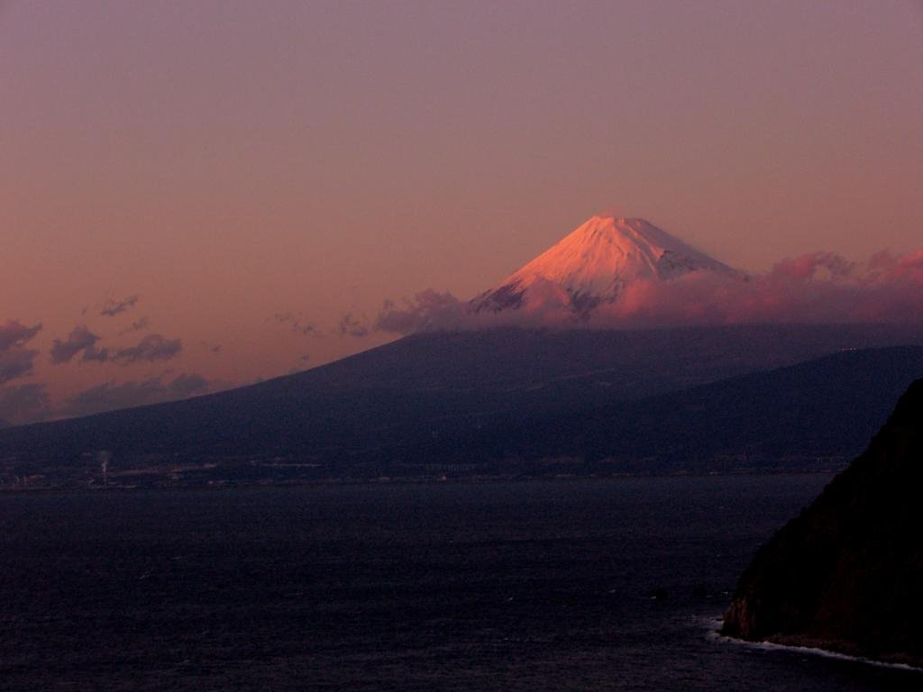天皇誕生日の夕富士