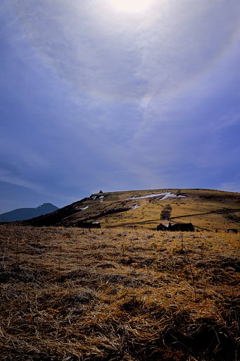 山肌を照らす陽