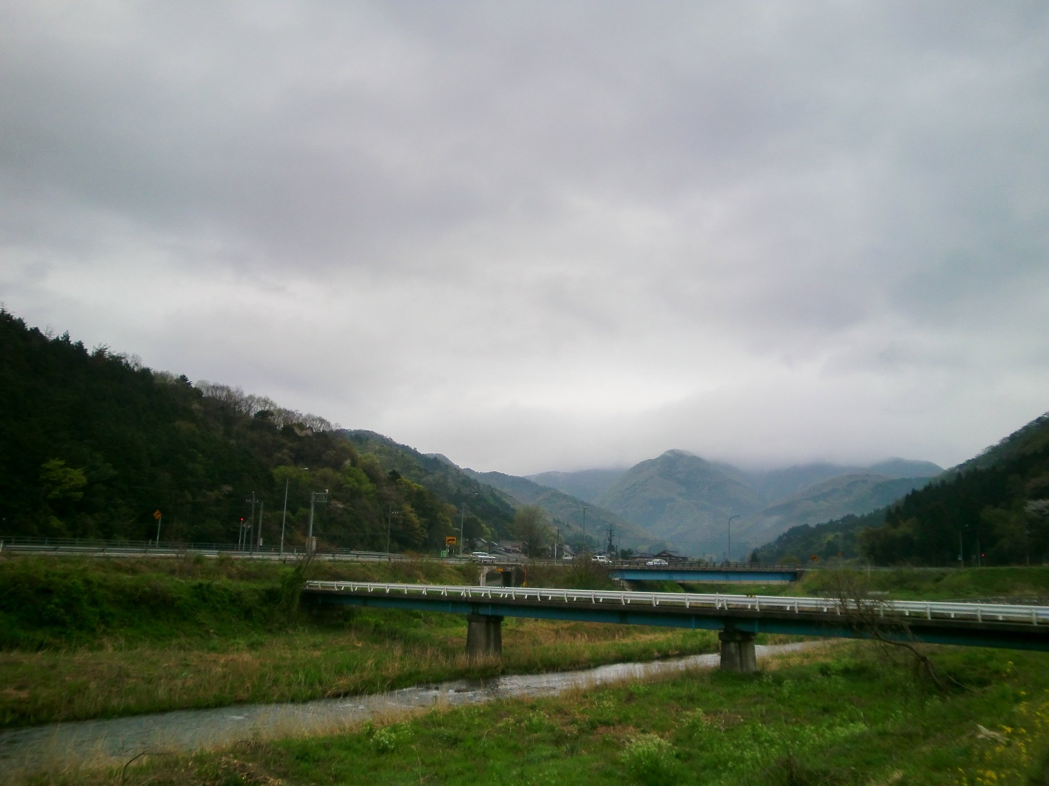 けさの東の空
