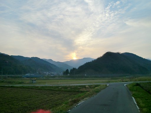朧な朝日の出