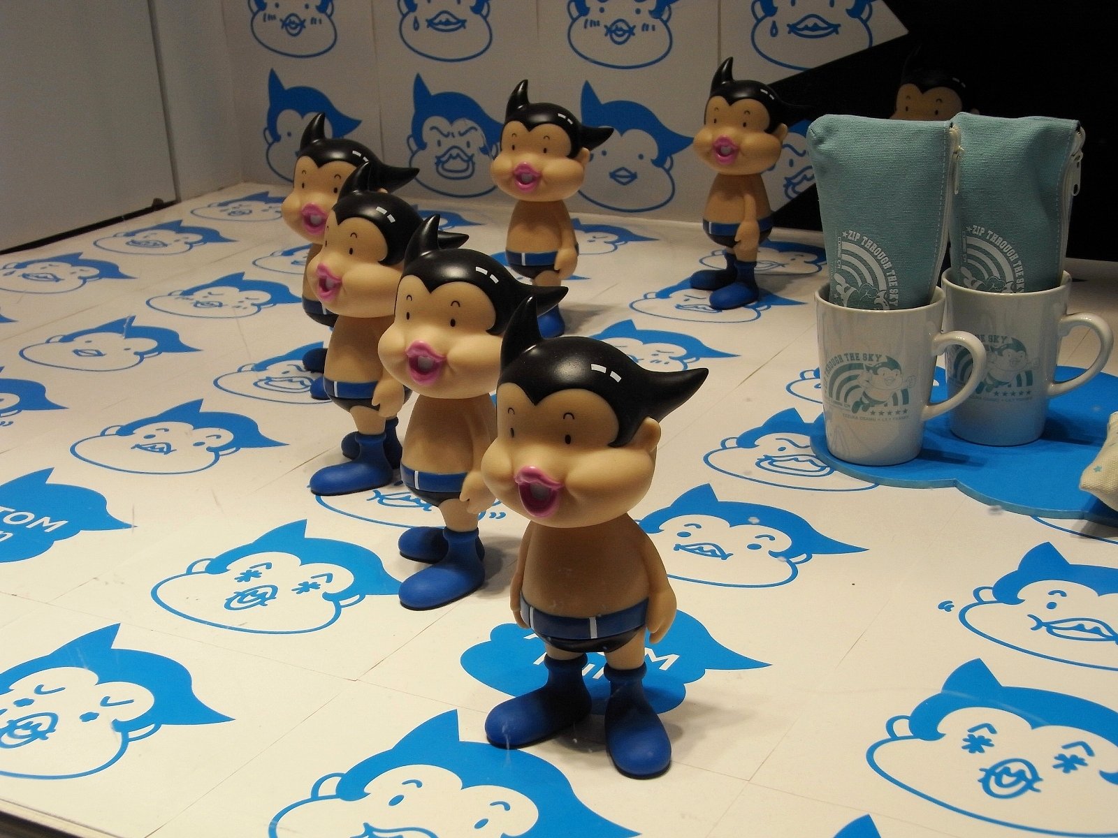 アトム