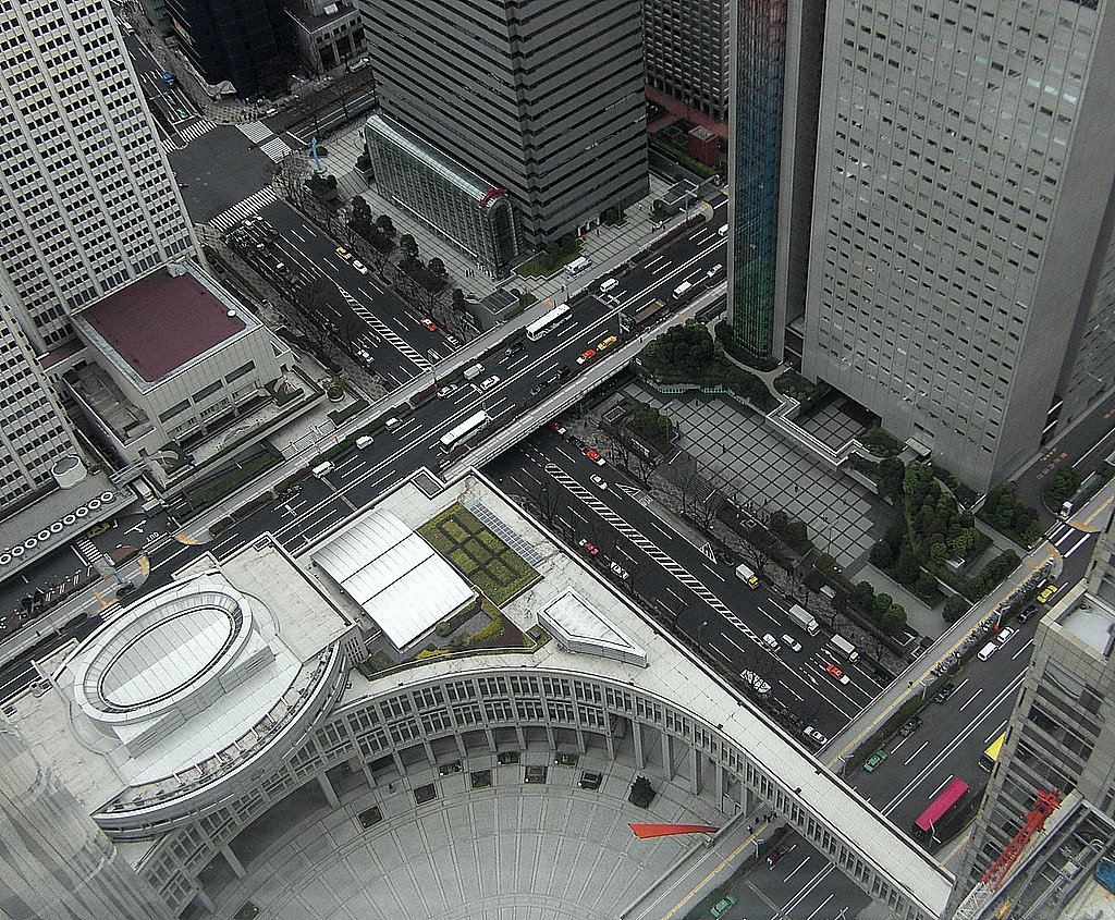 都庁前広場付近の風景
