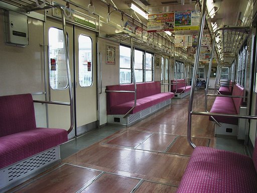 山陽電車の車内