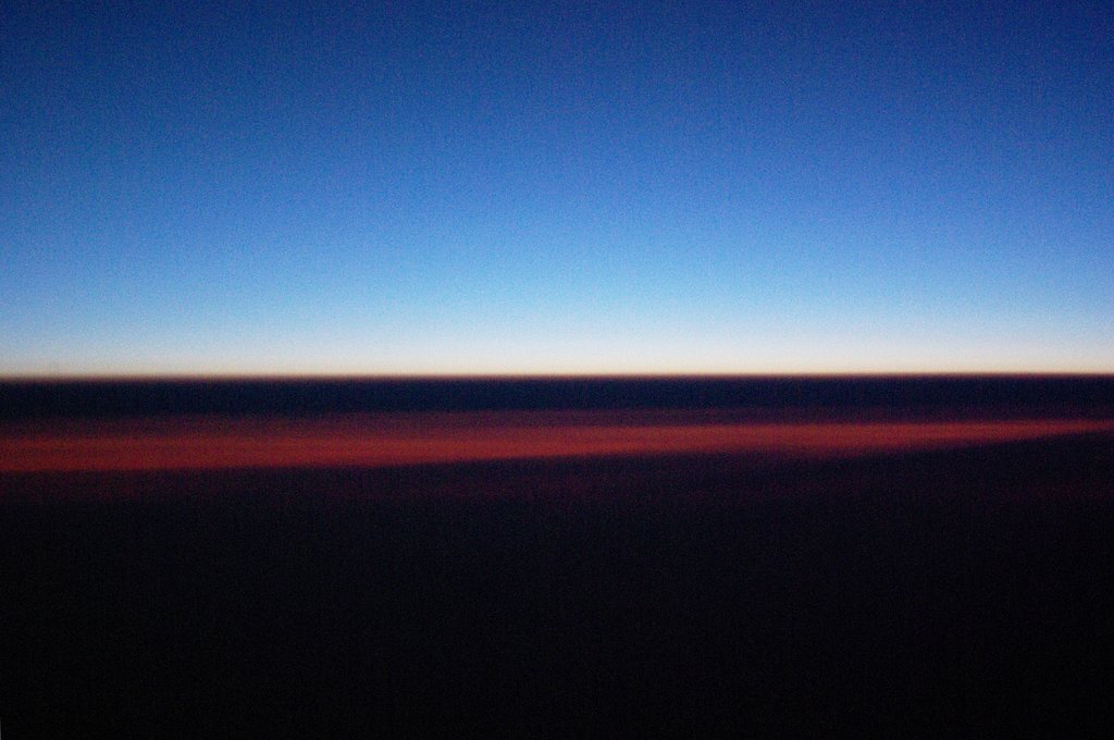 【ザ・ワールド】 成層圏の夜明け　