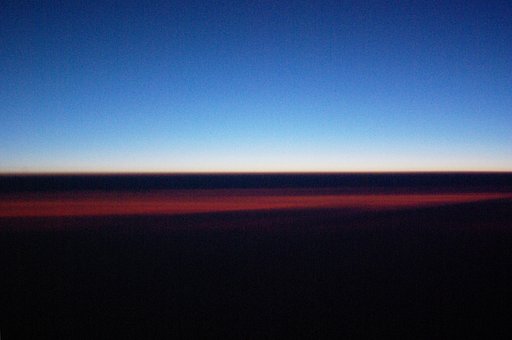 【ザ・ワールド】 成層圏の夜明け　