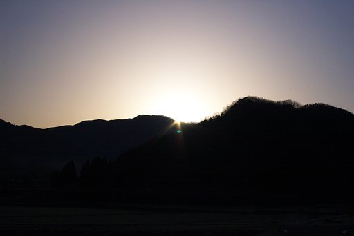 素晴らしい快晴の朝日の出！
